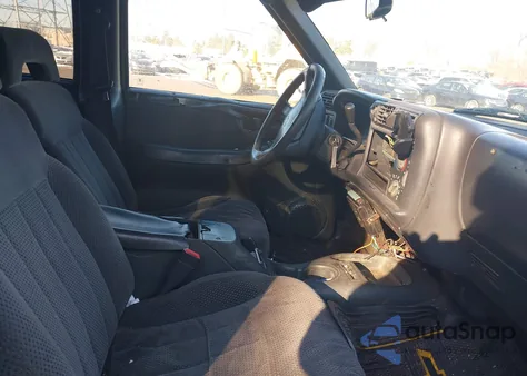 1996 Chevrolet Blazer from USA, damaged, VIN 1GNDT13W0T2114529